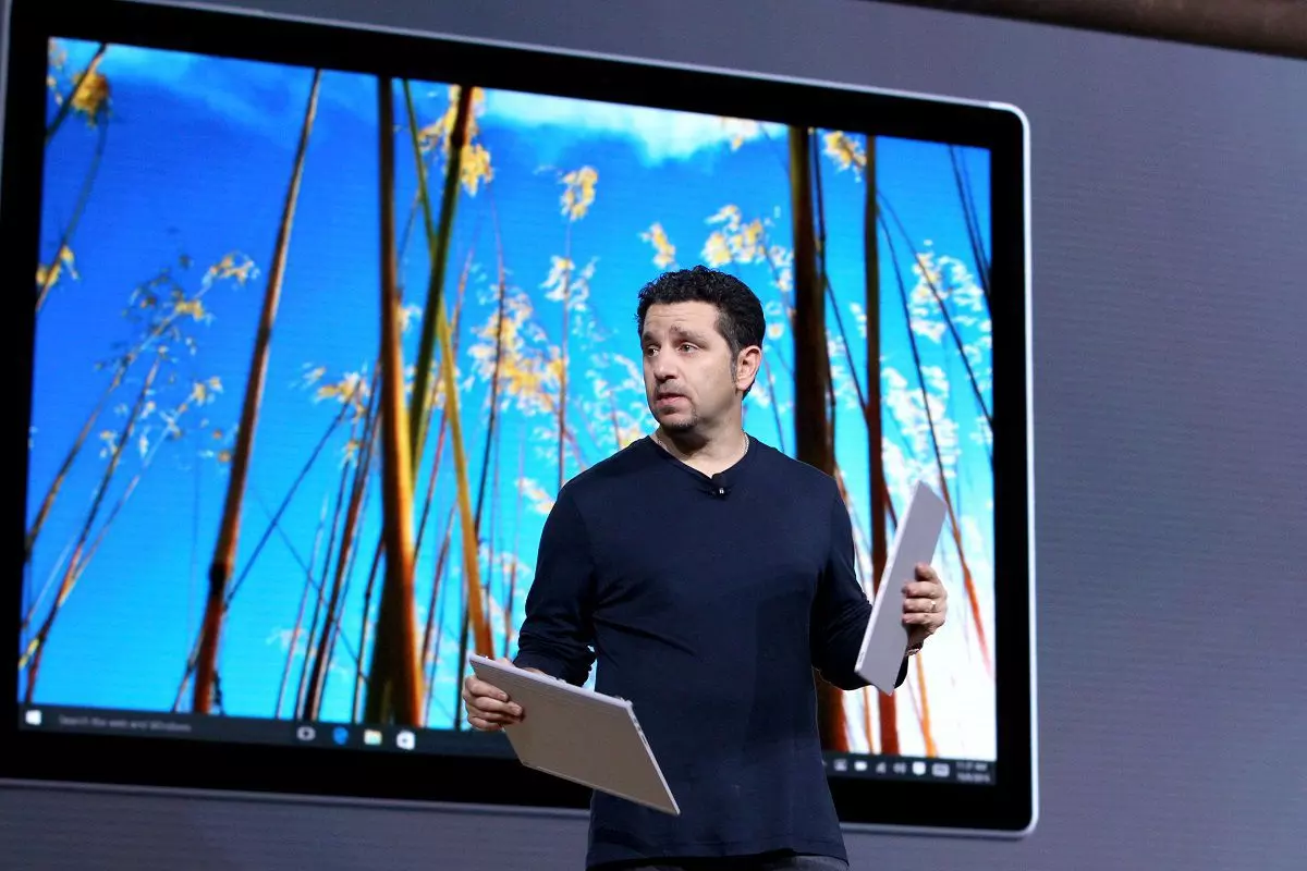 Microsoft представит новые устройства Surface в конце октября