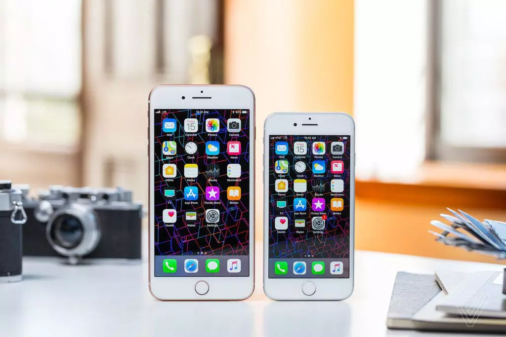 Продажи iPhone 8 и 8 Plus стартовали без ажиотажа