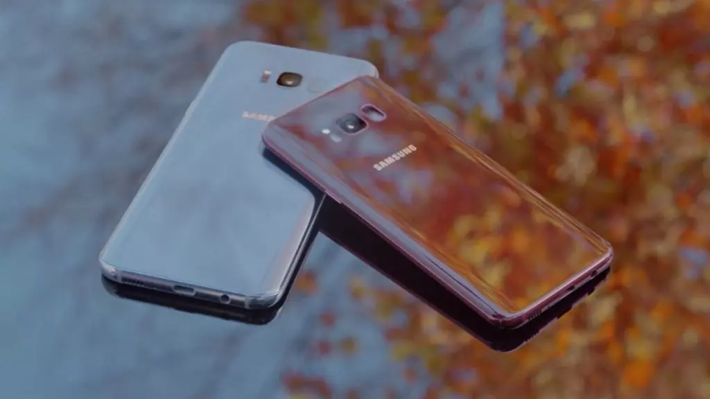Samsung Galaxy S8 теперь доступен в красном