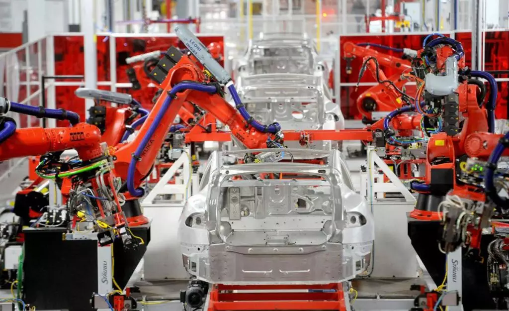 Скорость производства ухудшает качество Tesla, утверждают некоторые рабочие