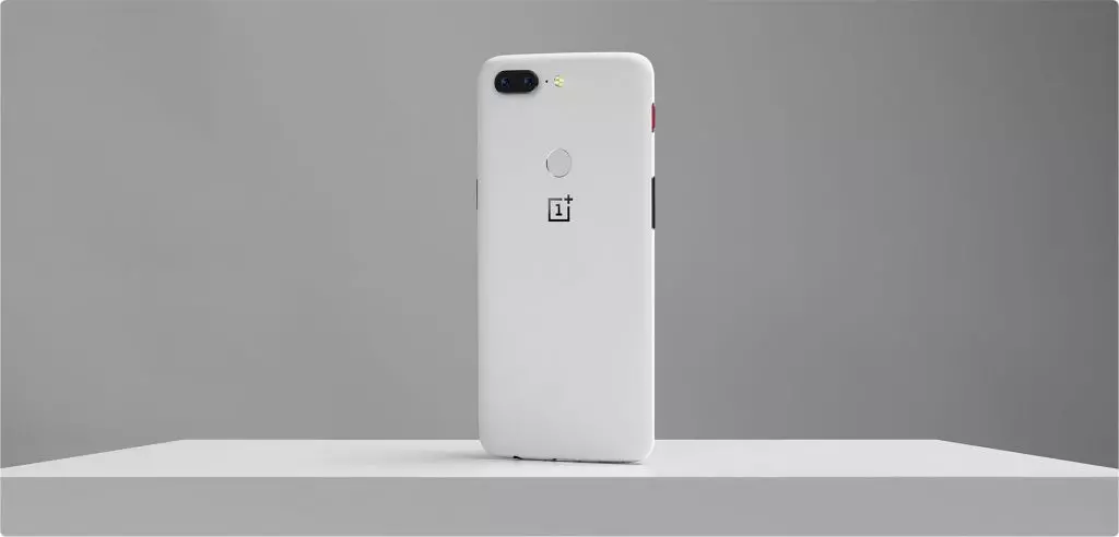 OnePlus 5T скоро будет доступен и в белом исполнении